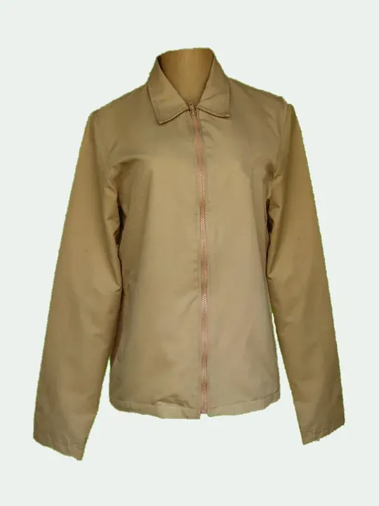 Chumpa beige con cierre frontal