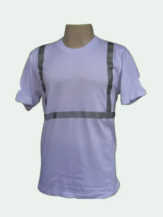 Playera blanca con cinta reflectiva gris